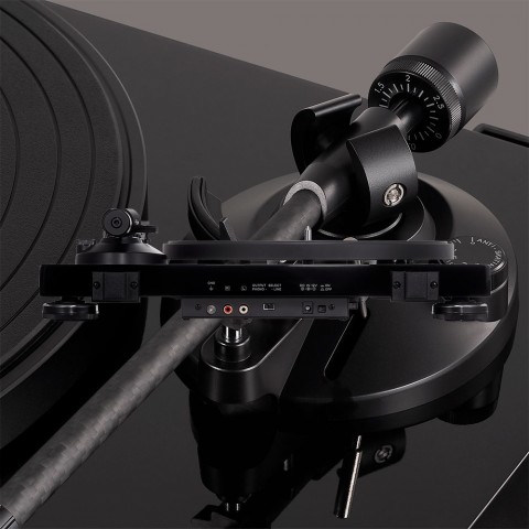 Toca-discos Audio-Technica Manual AT-LPW50PB Belt-drive com cartucho AT-VM95E
