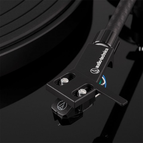 Toca-discos Audio-Technica Manual AT-LPW50PB Belt-drive com cartucho AT-VM95E