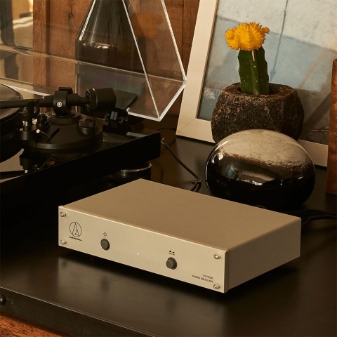 Pré Amplificador Audio-Technica Equalizador Fonográfico para Toca-discos AT-PEQ30